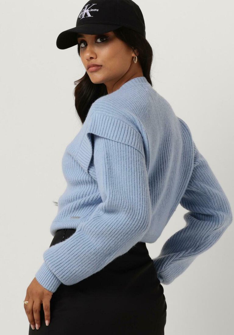 COLOURFUL REBEL lichtblauwe colourful rebel trui toby sleeve detail knit