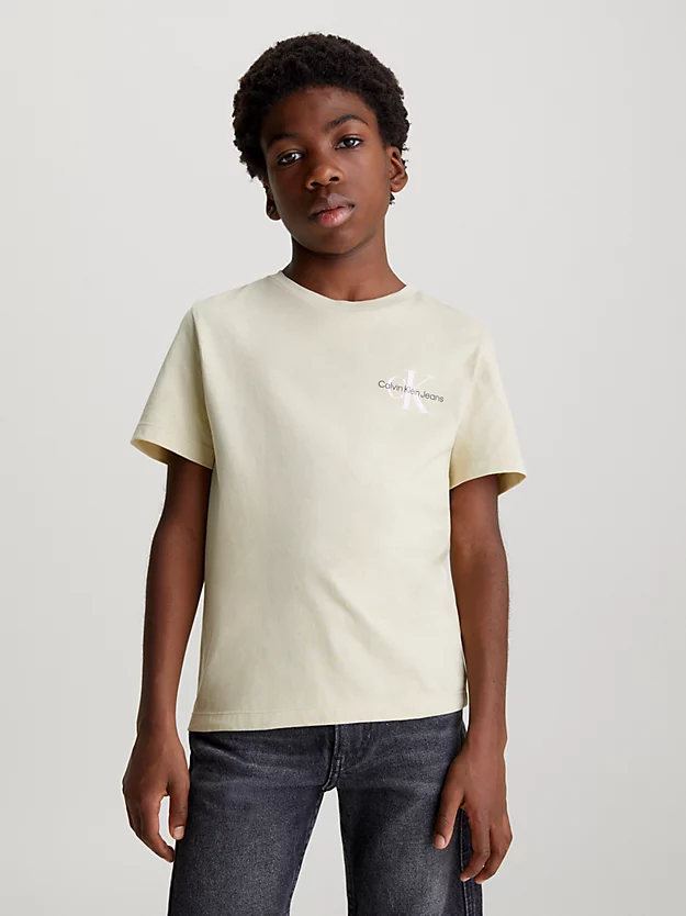 Camiseta com monograma