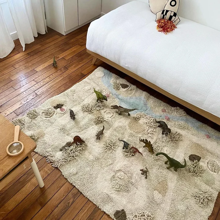 Lorena Canals - Path of Nature Spielteppich mit Spielpferd, 120 x 160 cm, natur / grün / rose (3er-Set)