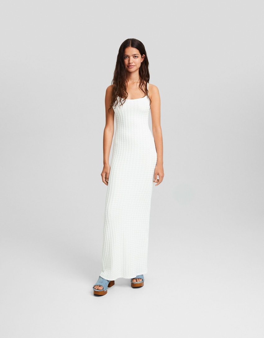 Vestido longo rústico com alças finas