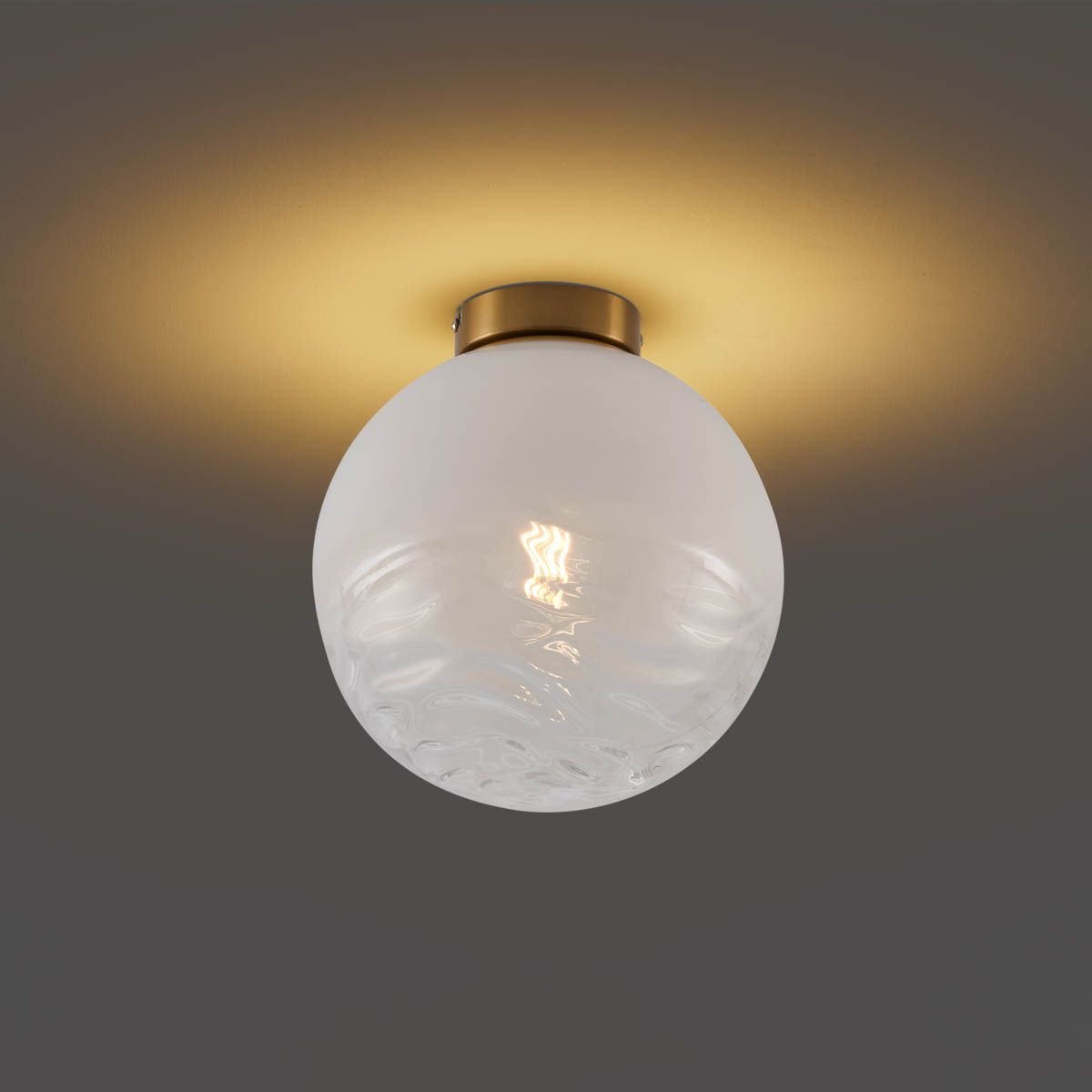 Design plafondlamp messing met wit fading glas - Pillon