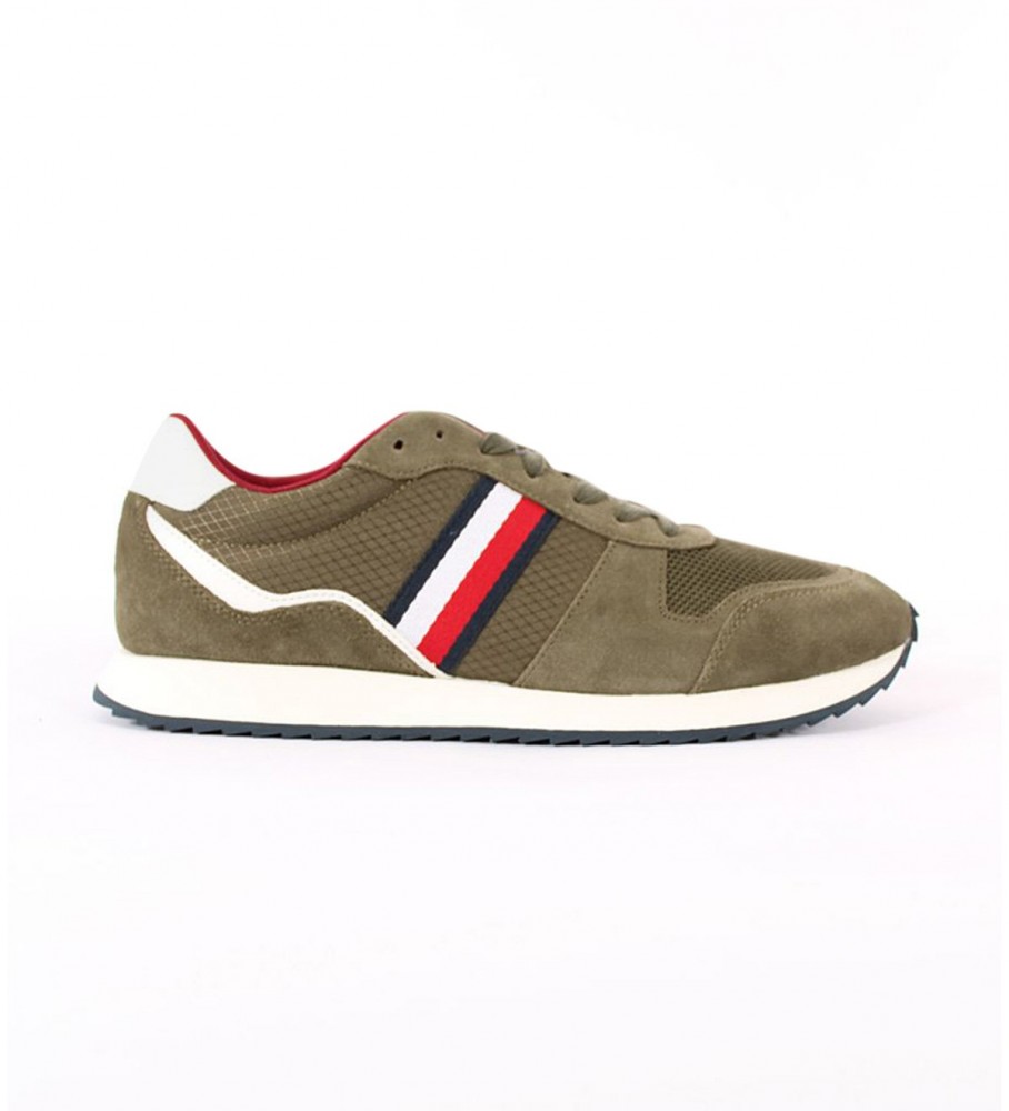 Tênis de couro Tommy Hilfiger com fita verde exclusiva.
