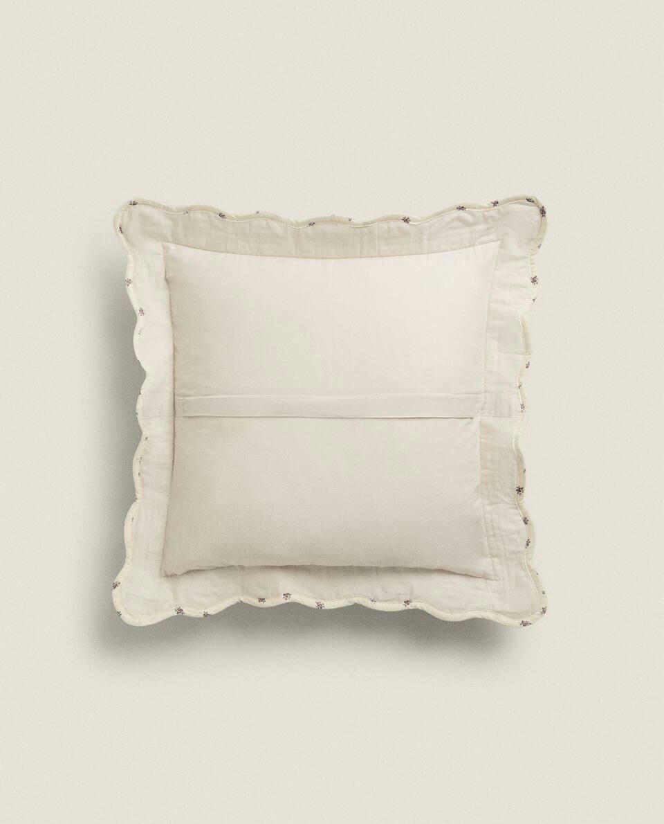 CAPA DE ALMOFADA INFANTIL COM ESTAMPA FLORAL