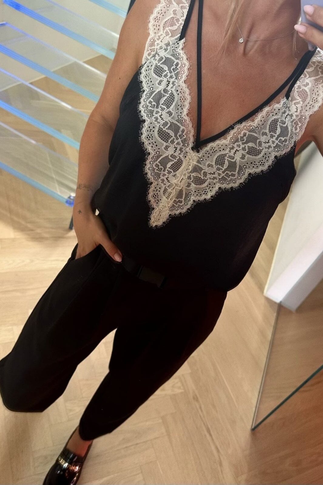Valentin Studio String Contrast Top black