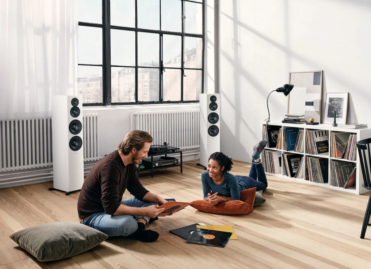 Dynaudio Emit 50 Blanc satiné (la paire) Enceintes colonne