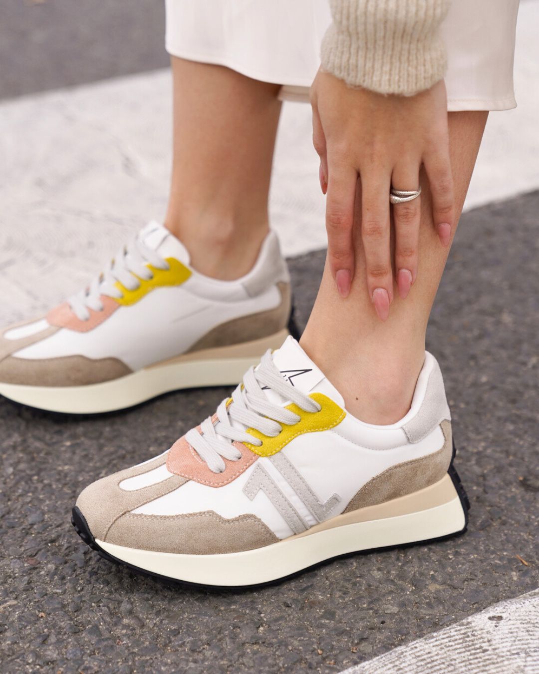Basket femme taupe à lacets - CL77 TAUPE