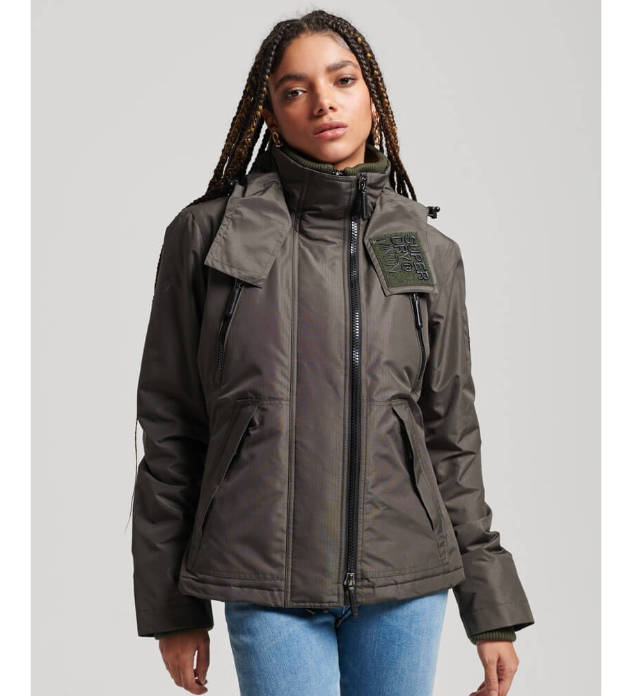 Jaqueta corta-vento com capuz Superdry Mountain verde-escura