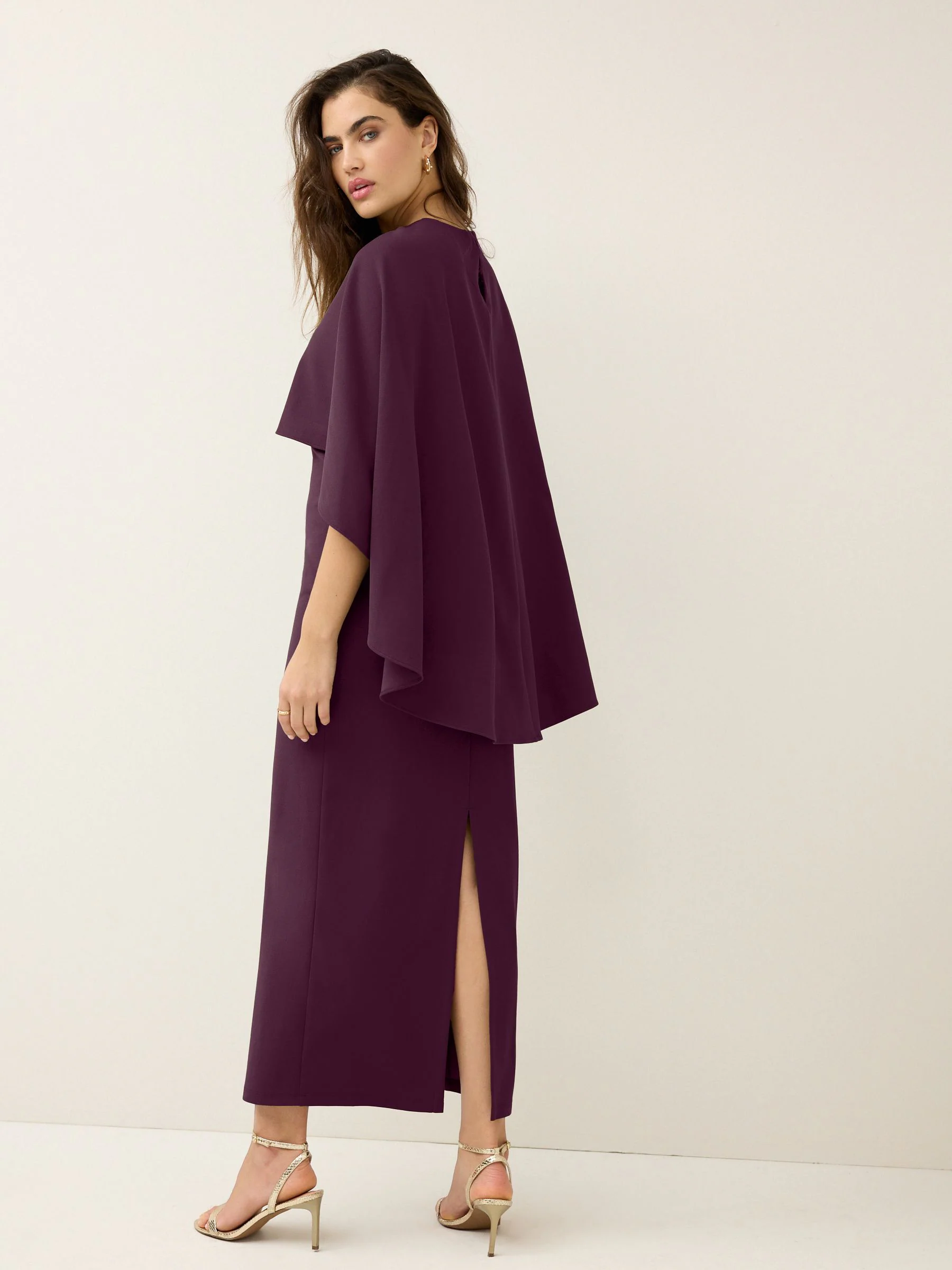 Bordeauxrood - Lange jurk met cape