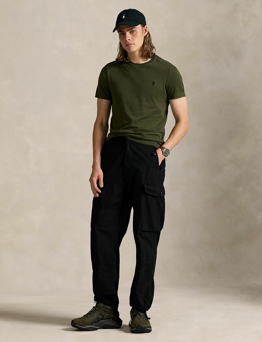 POLO RALPH LAUREN<br>Camiseta com gola redonda, malha, modelagem Slim Fit personalizada