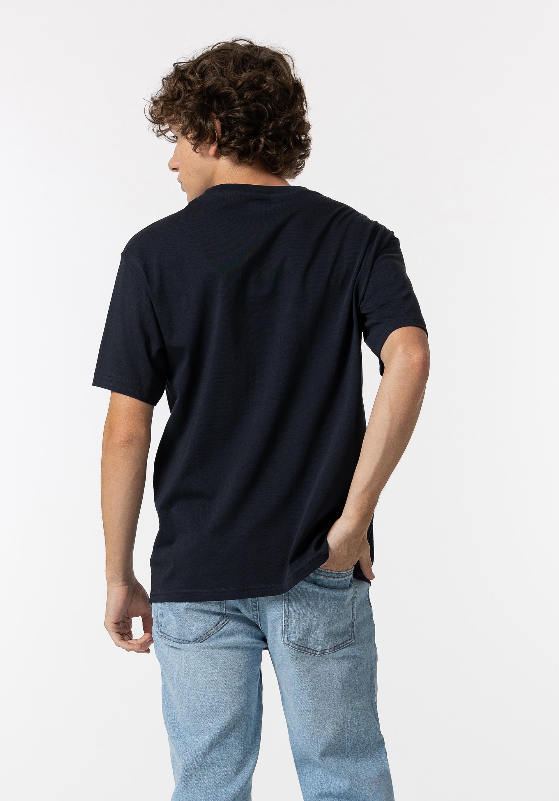 T-shirt com Bolso Frontal