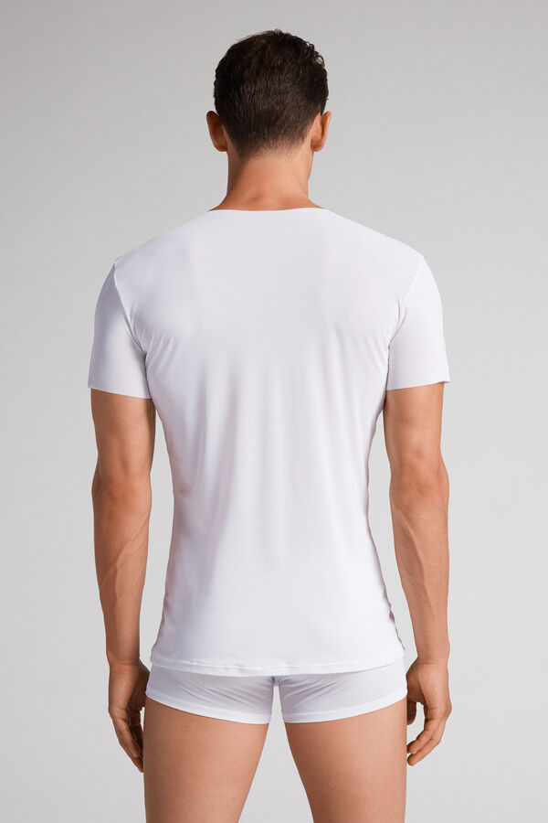 Camiseta de micromalha sem bainha