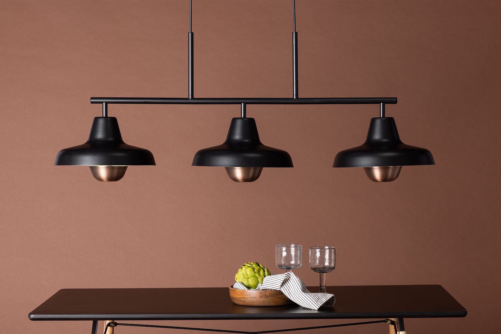 Stoten taklampe Matt sort
