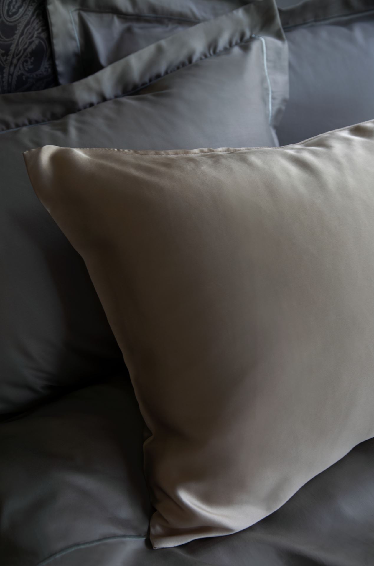Silkeputevar offwhite - 50x70 cm