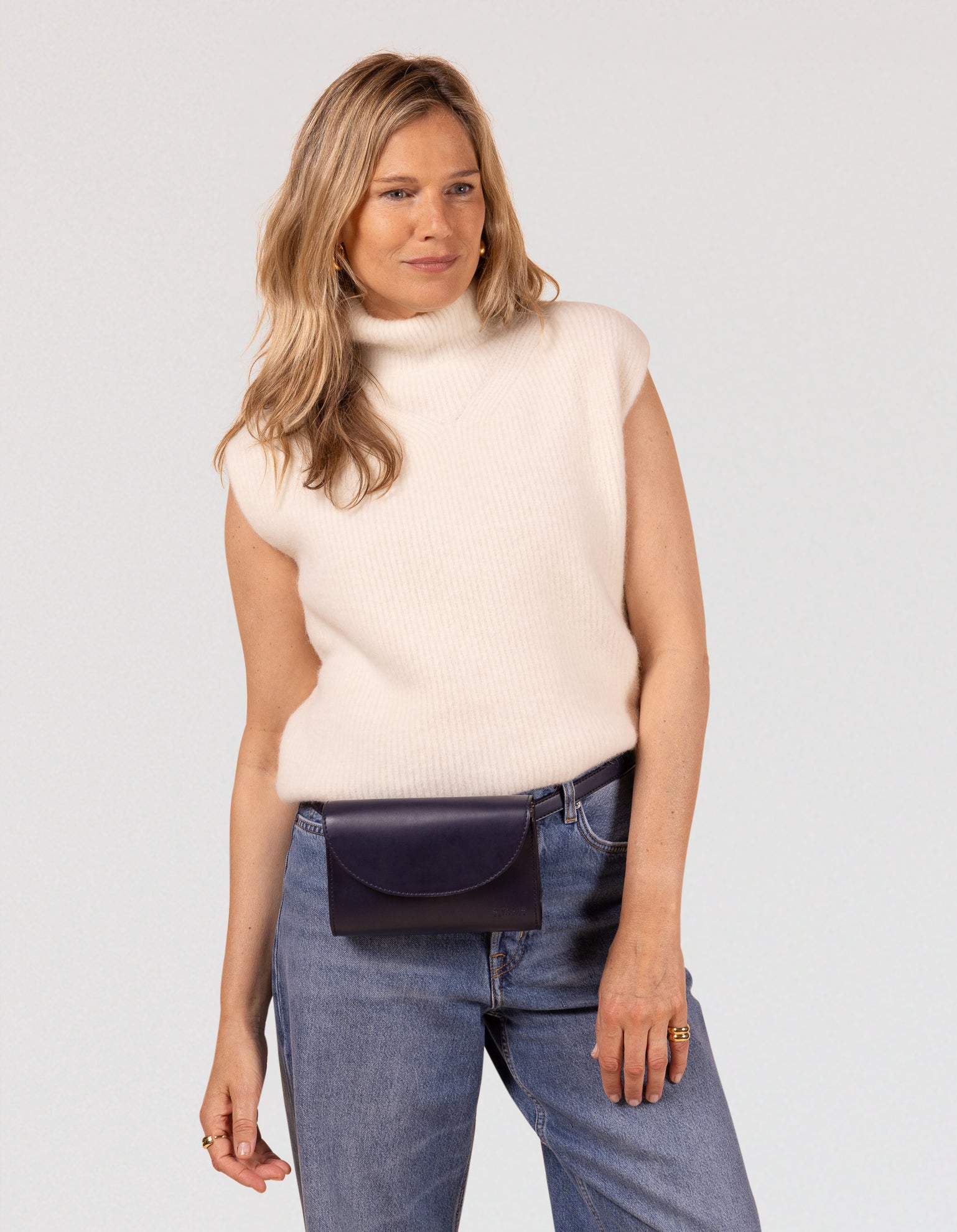 Sanne Belt Bag - Navy Vegan Uppeal™