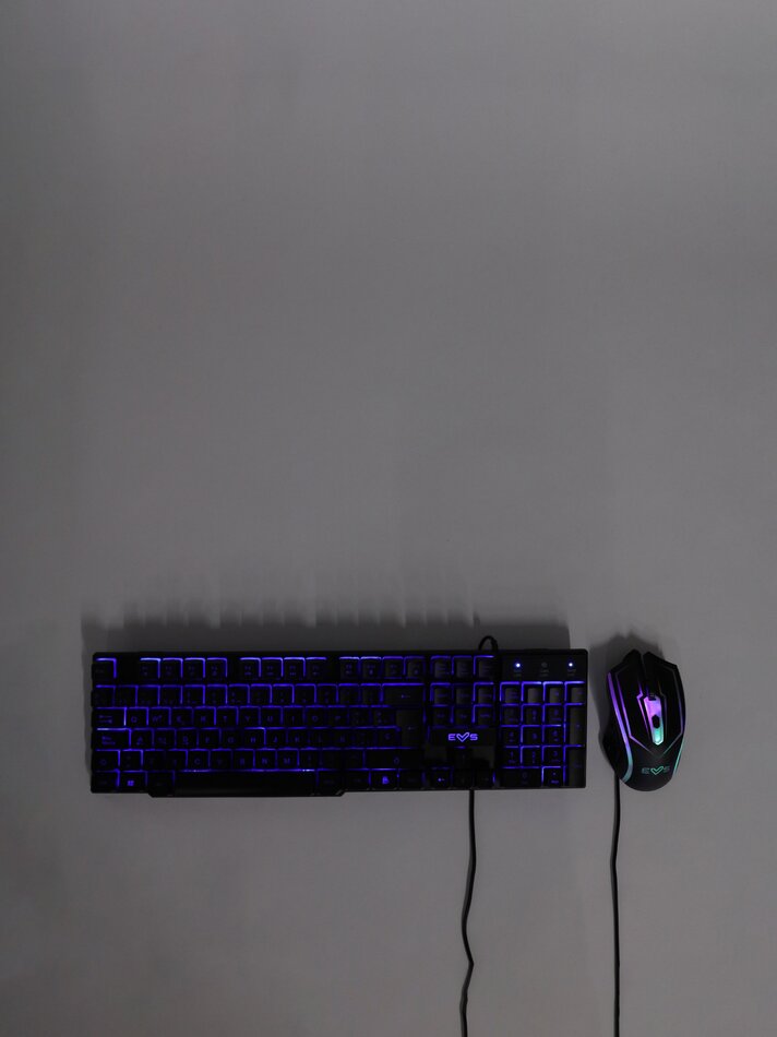 Conjunto de teclado, mouse e mousepad - Preto