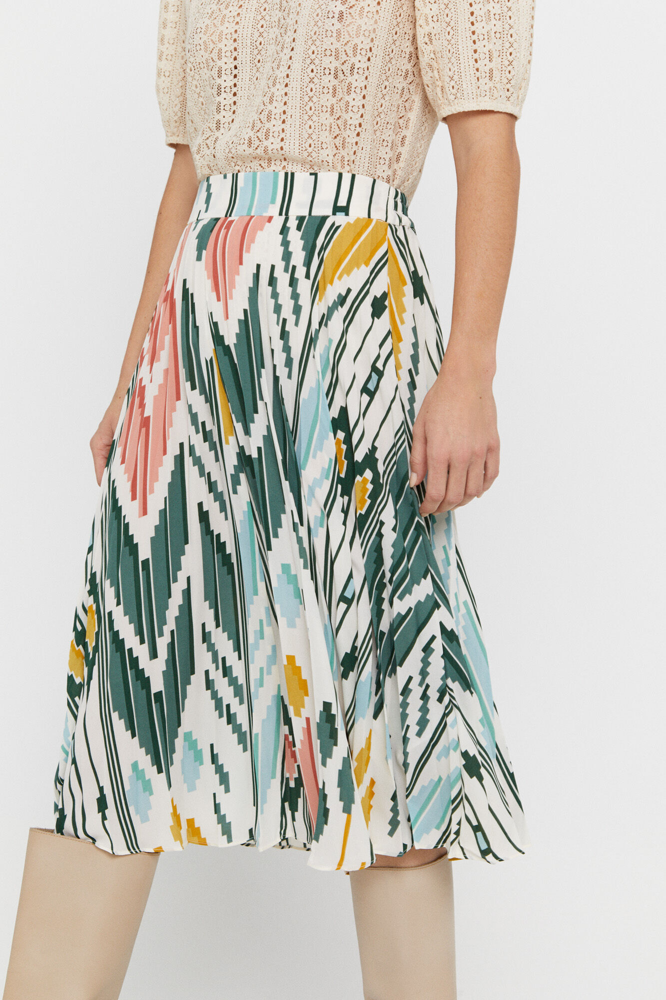 Saia midi plissada estampada - Estampa branca