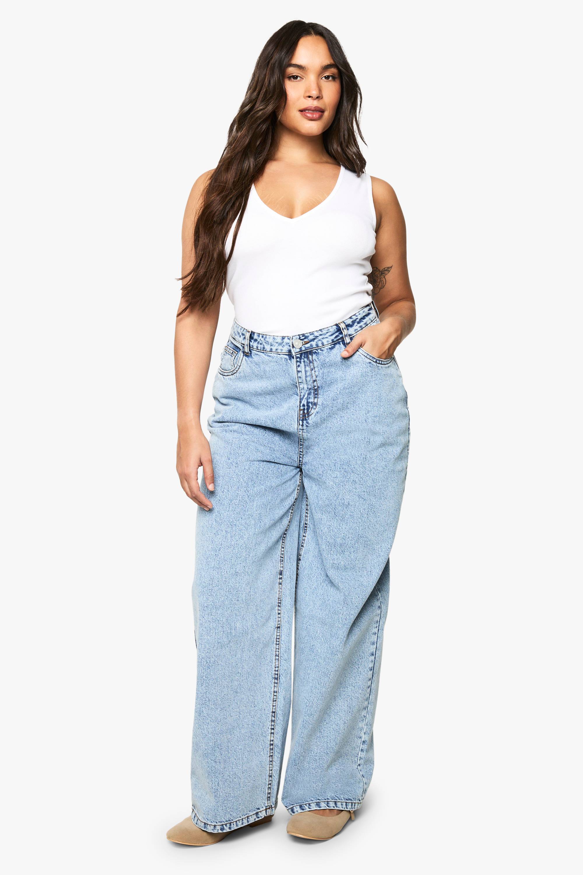 boohoo Plus Jean Modelateur de Fessier à Taille Haute et Jambes Larges