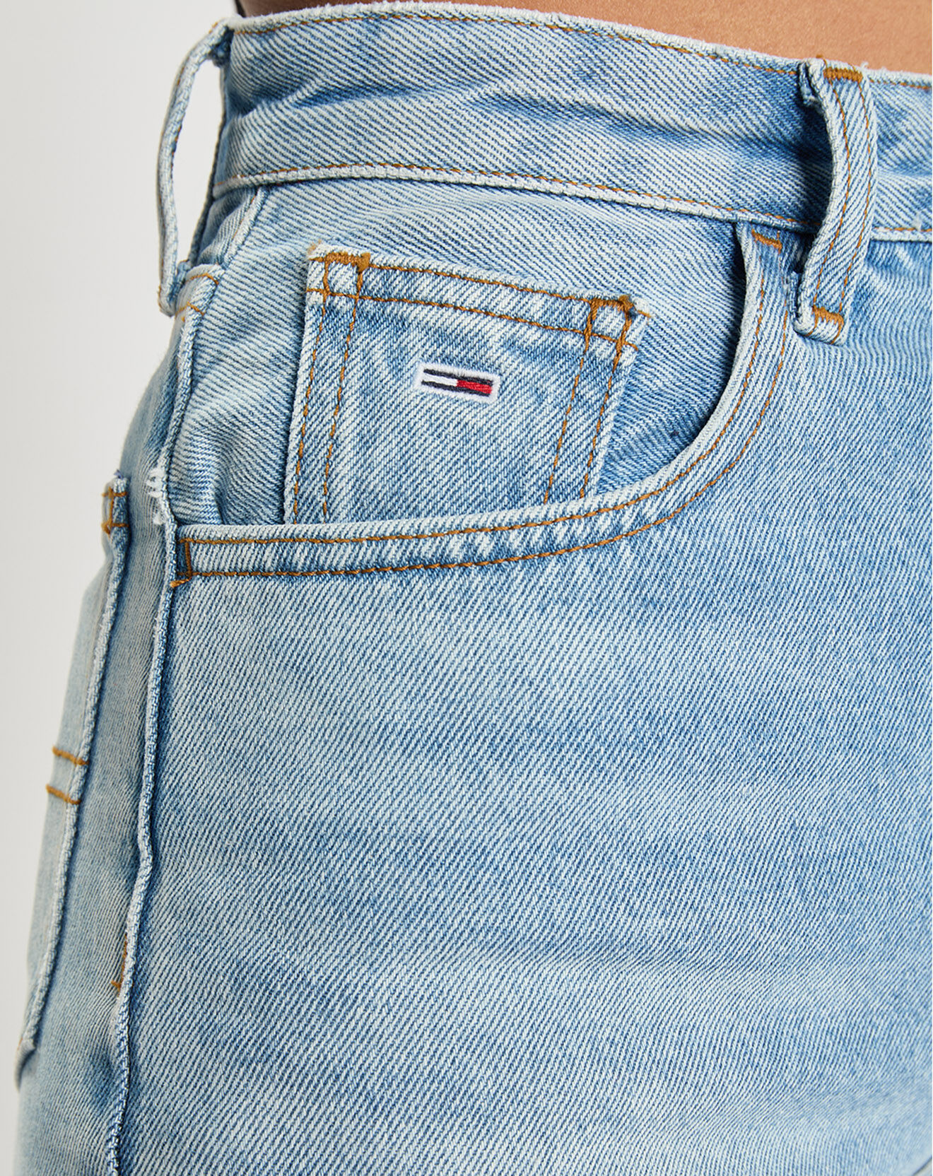 Tommy Jeans Jean mom fit ultra hr bleu clair
