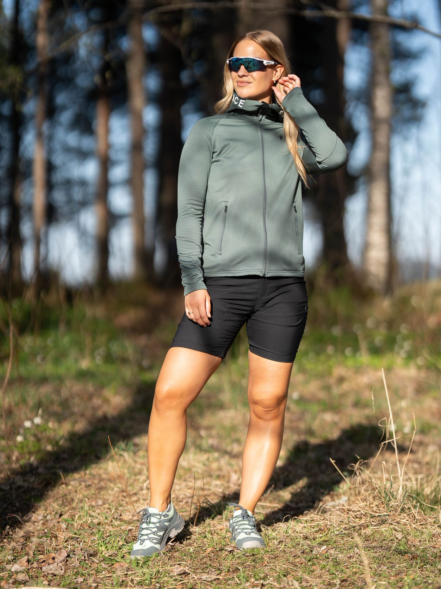 Rider Mid Zip Hood