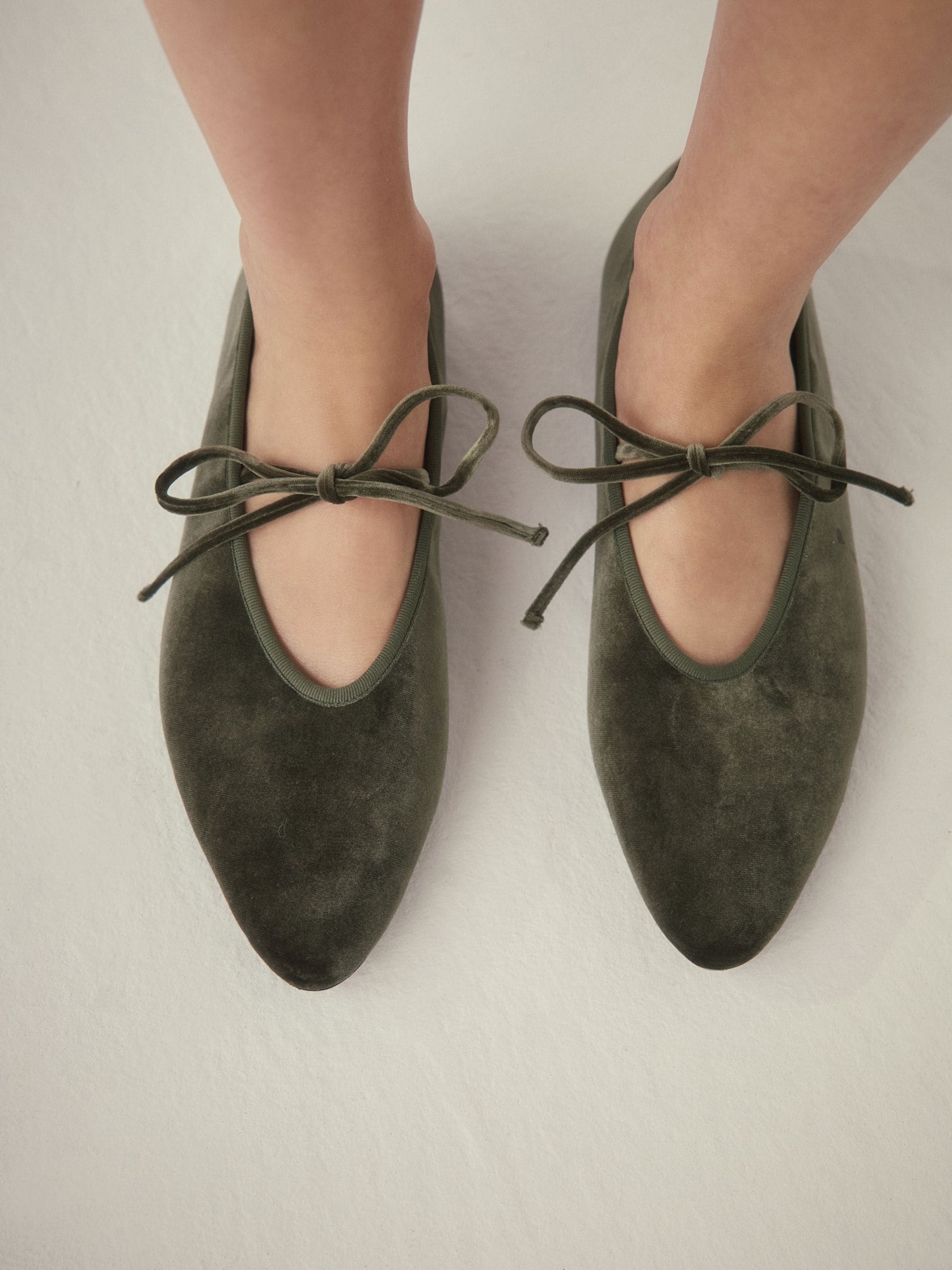 Smaragdgroen - Forever Comfort® Velvet Tie Mary Jane Shoes