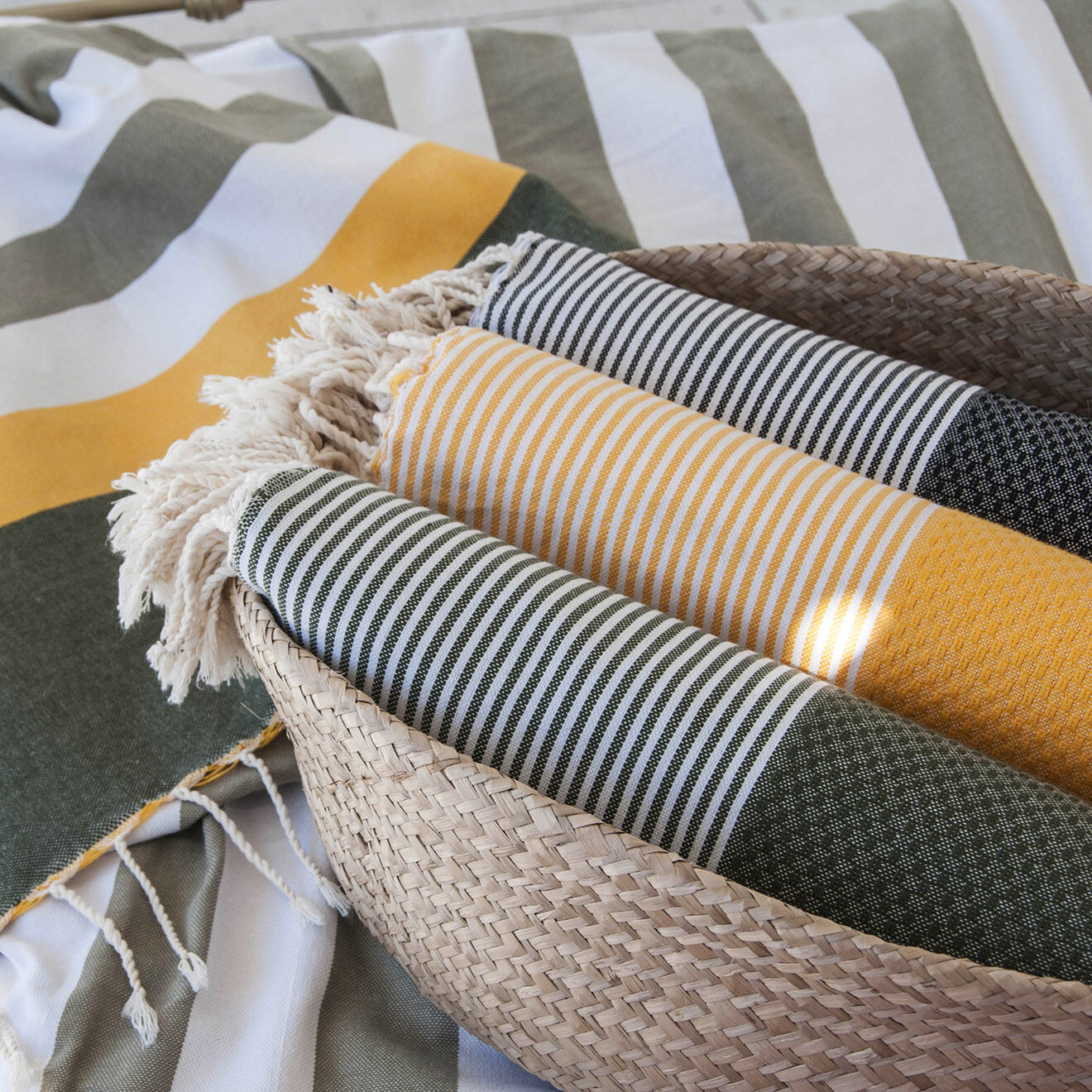 Febronie Fouta Nid d'Abeille Ibiza rayures fines vert kaki - 100x200 cm
