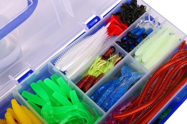 Coffret multi-leurres Fish4All durs, souples et métalliques avec pince (328pcs)
