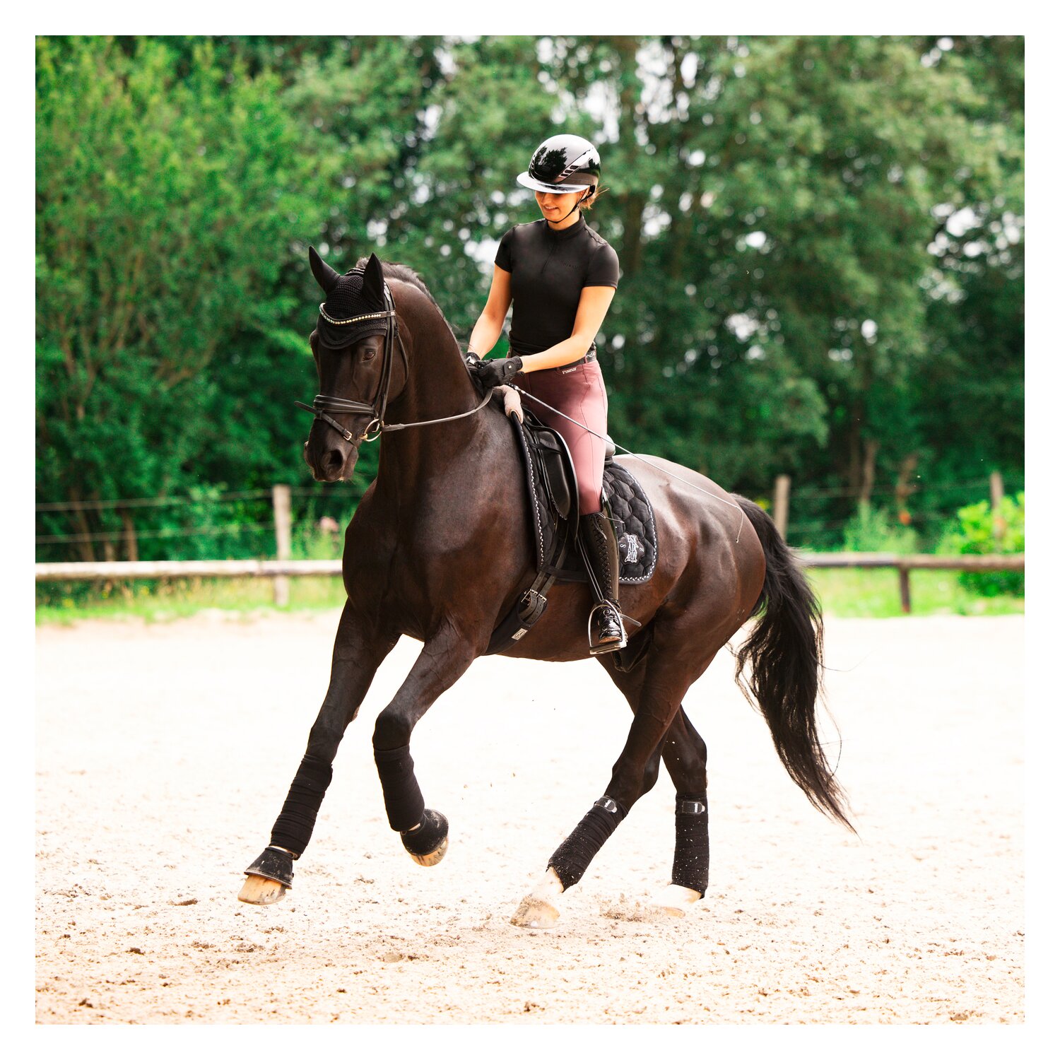 ABUS PIKEUR Reithelm AirLuxe Chrome Lady Vizor  - shiny black