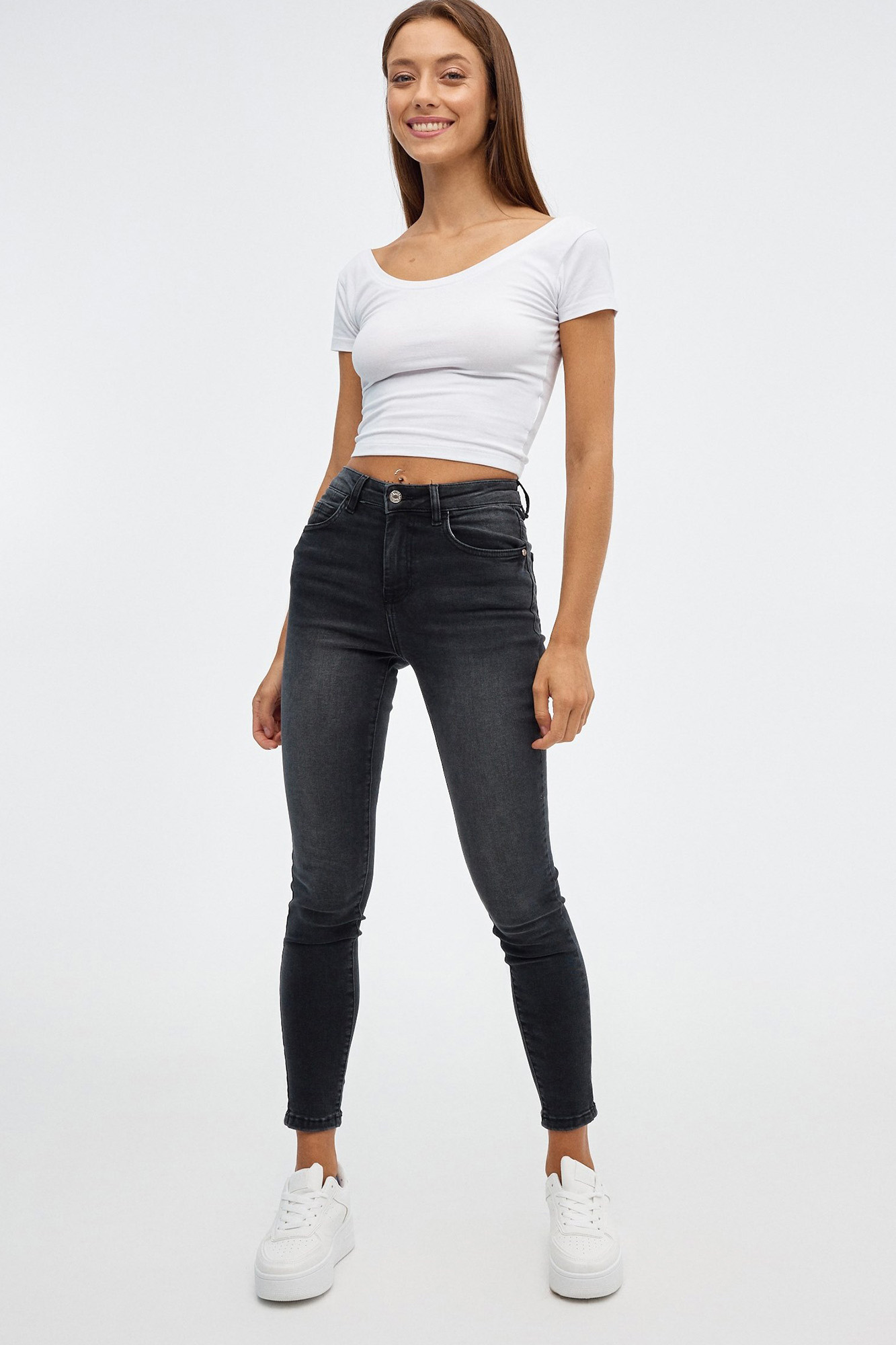 Calça jeans skinny básica de cintura média