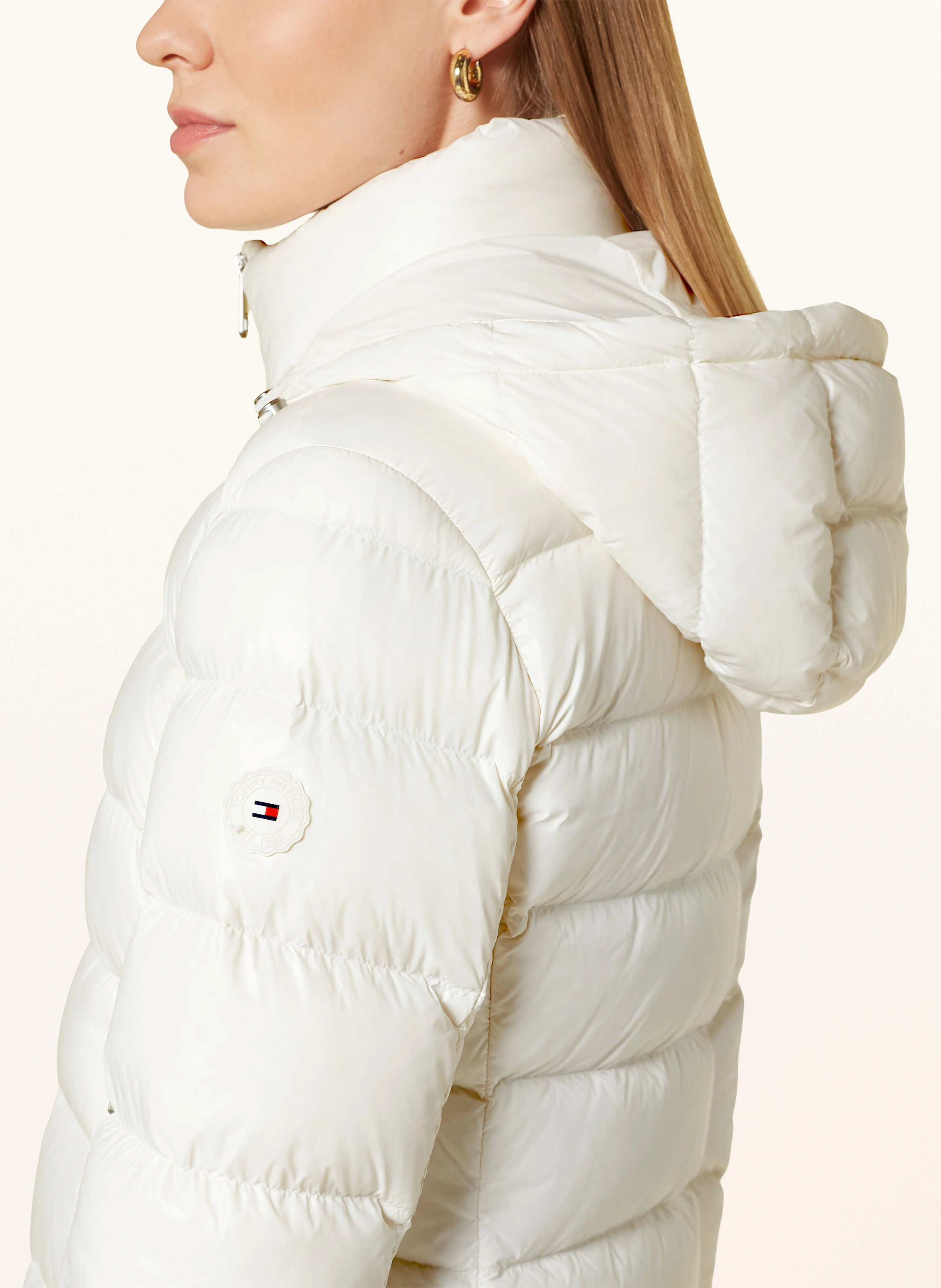 TOMMY HILFIGER Daunenjacke GLOSS DOWN TYRA mit Kunstpelz