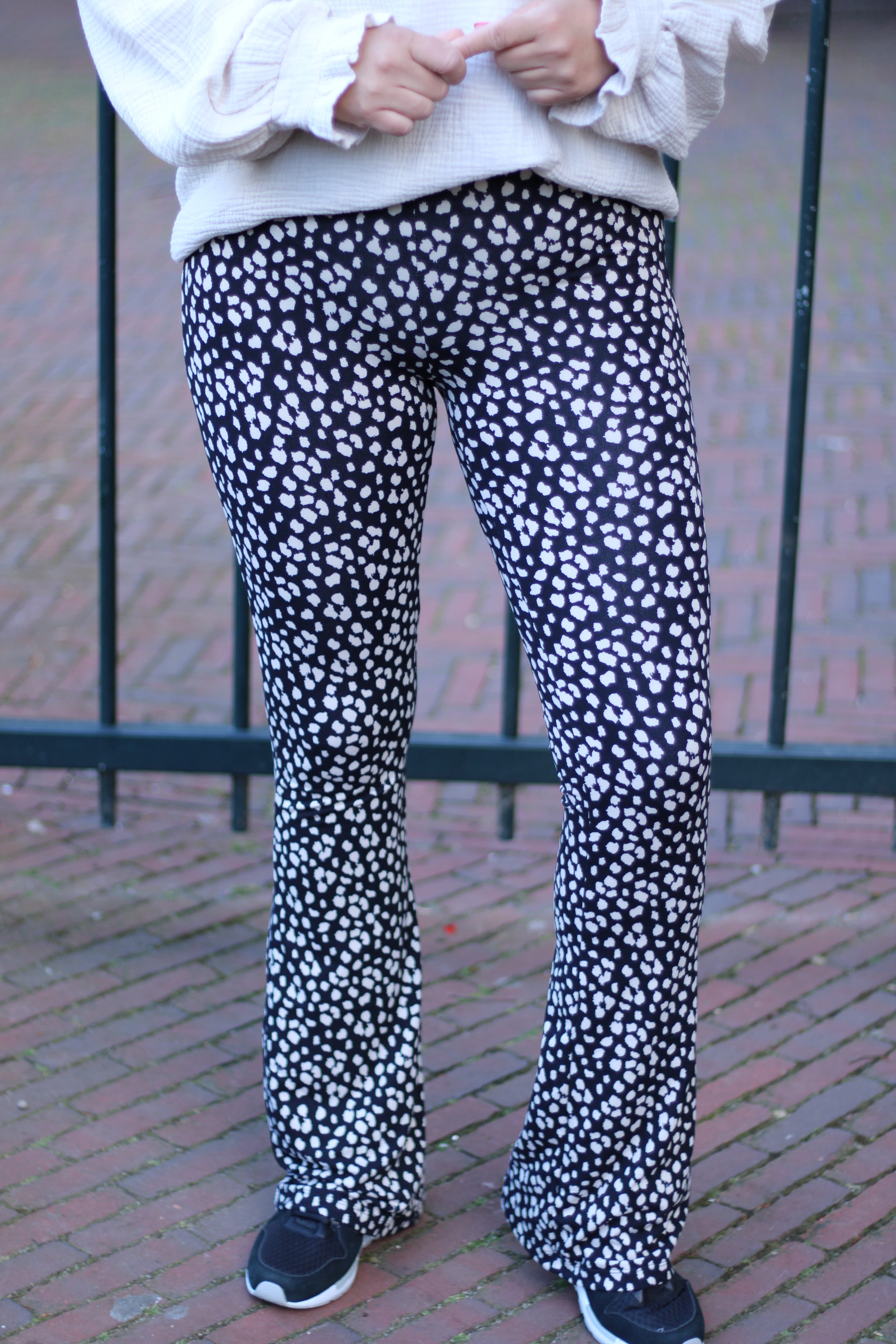 Ambika - Cheetah Soft Flair Pant - Zwart/Beige