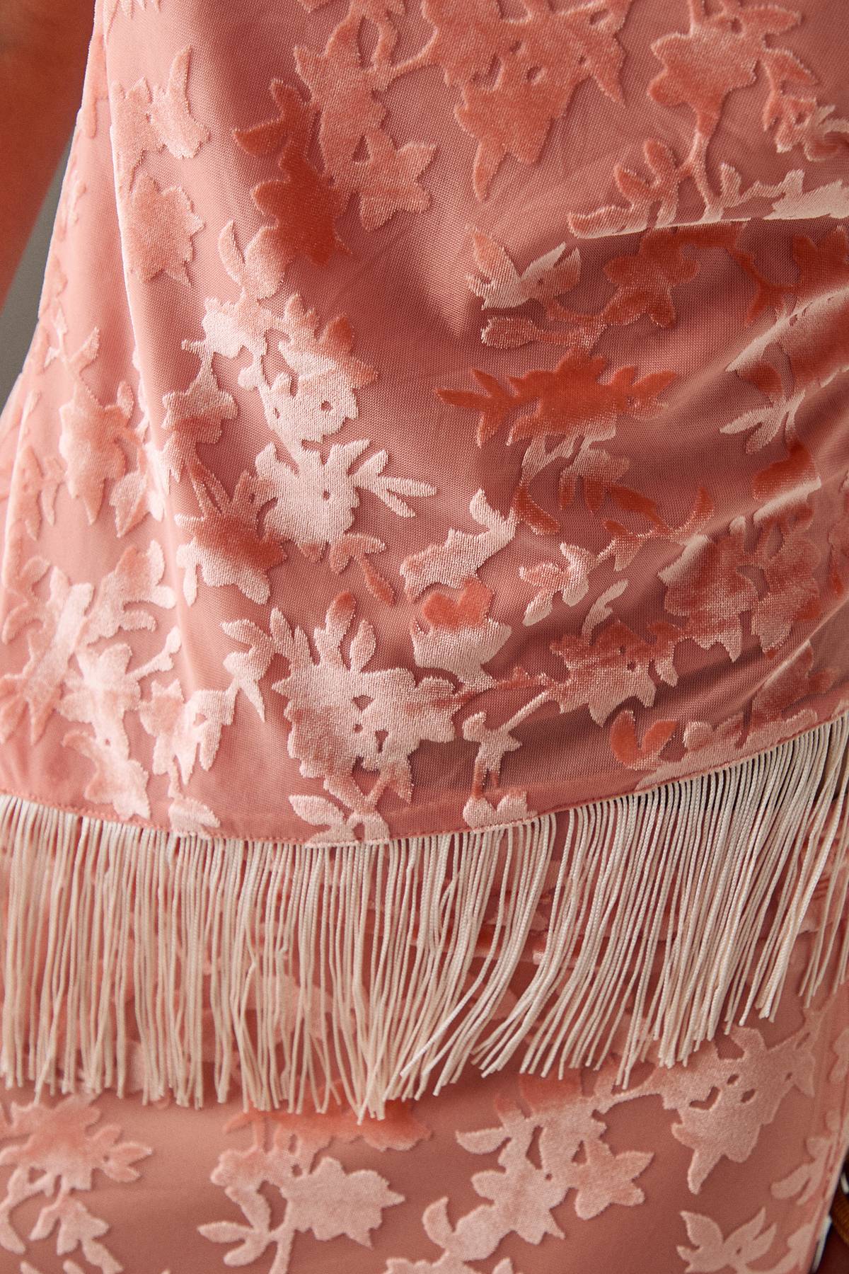 Warehouse Haut Camisole Dévoré à Une Épaule avec Franges