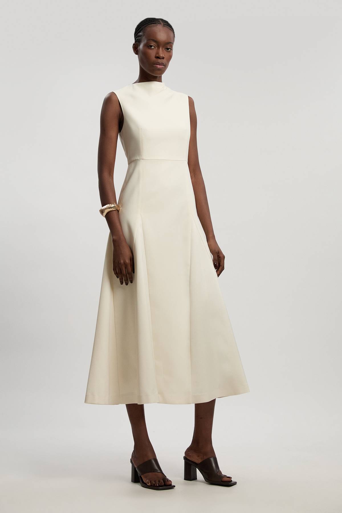 KarenMillen Robe Midi Cintrée En Satin À Jupe Évasée Avec Godets