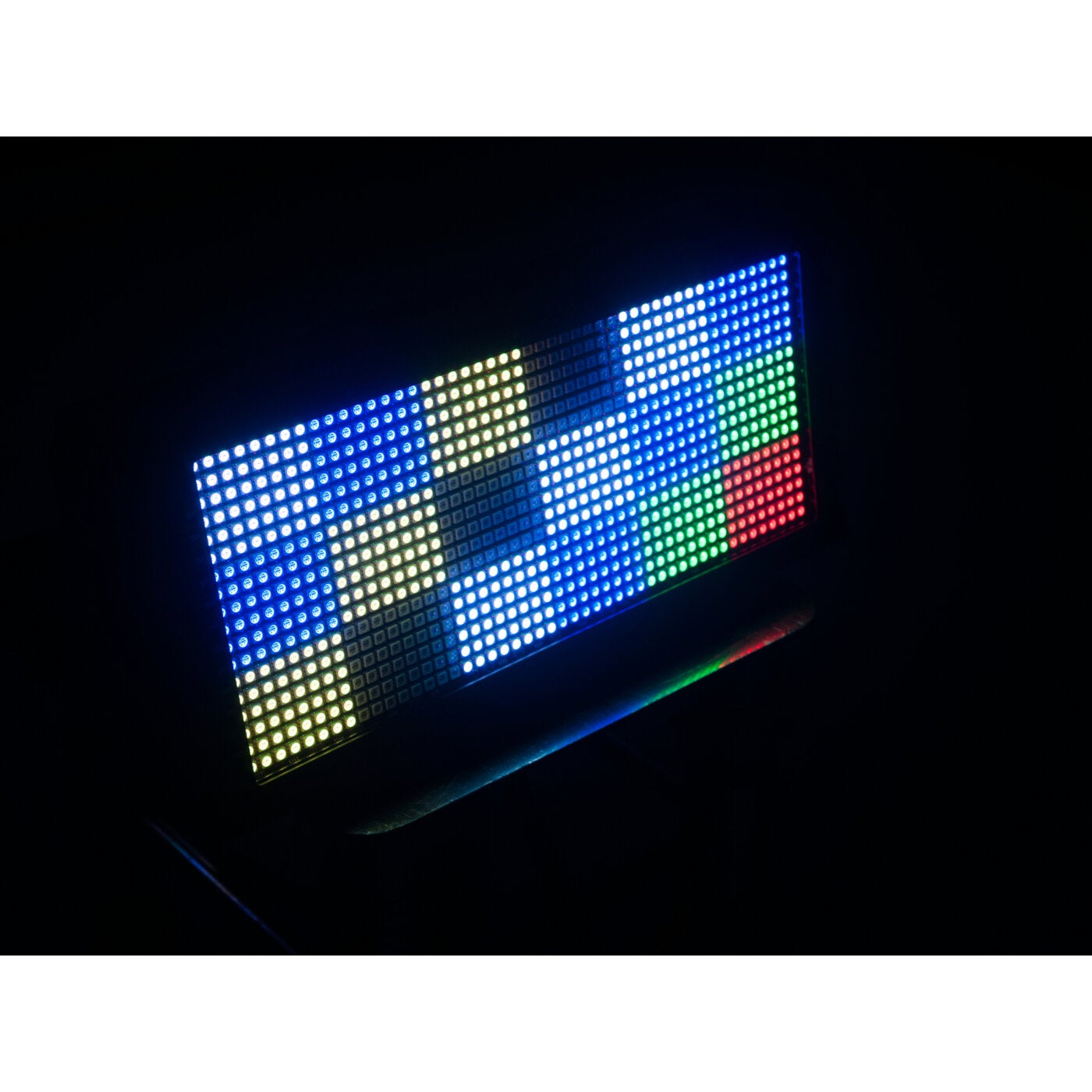 Eurolite LED Strobe SMD PRO 864 DMX RGB 3-in-1 LED lichteffect