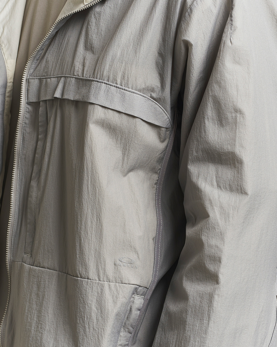 Oakley Latitude Flight Wind Jacket Cement