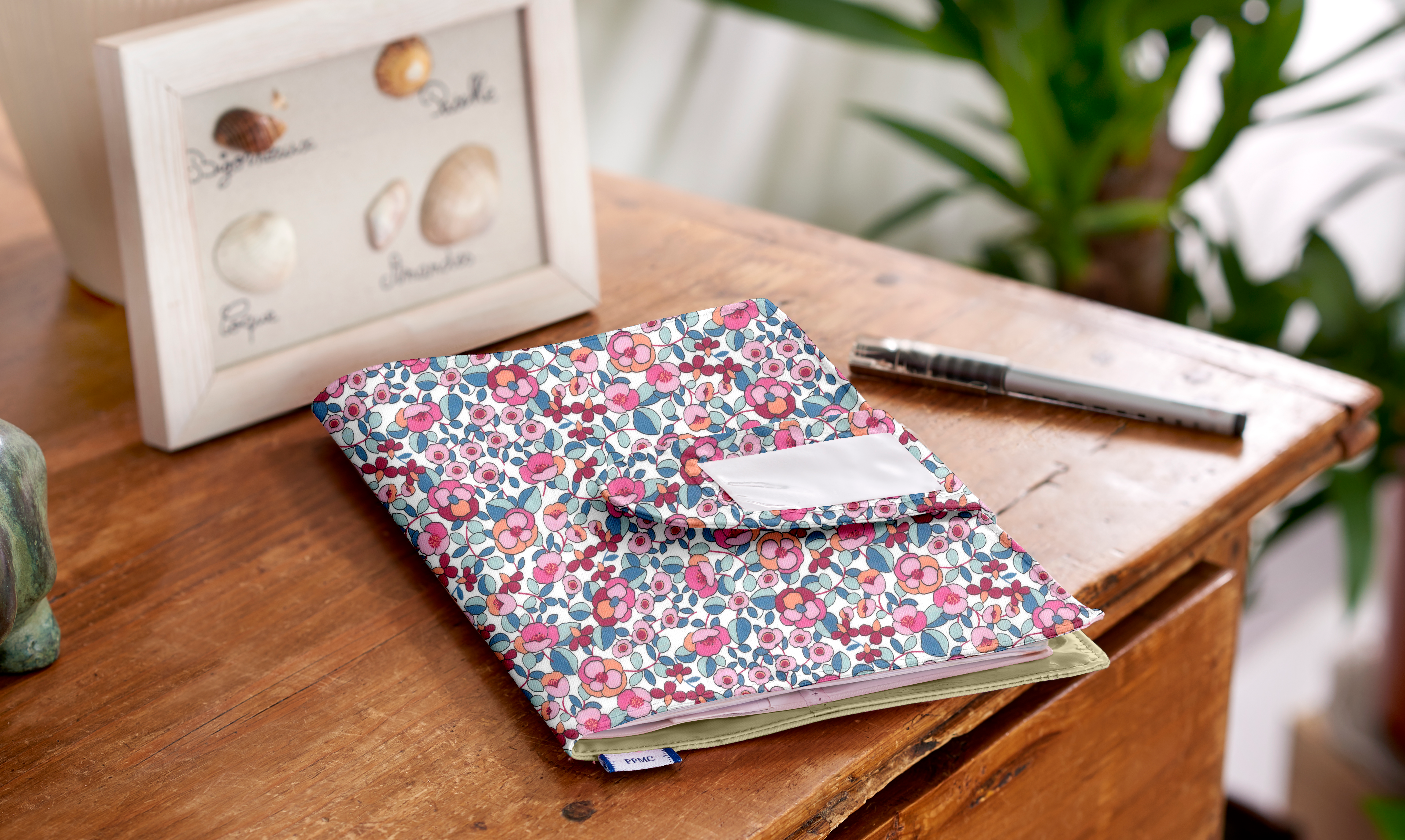 Protège Carnet De Santé Boutons Rose