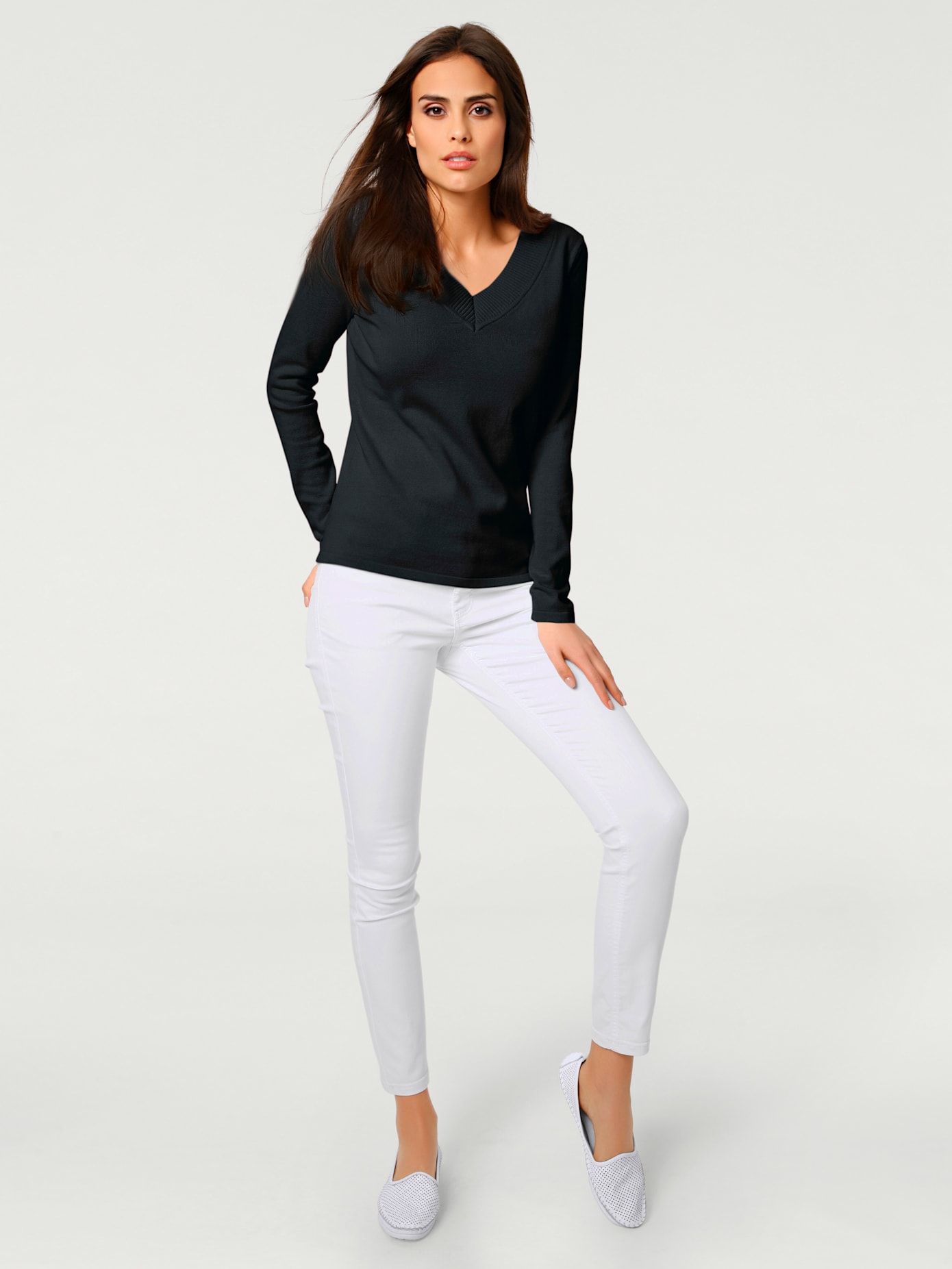Joli pull basique à encolure en v