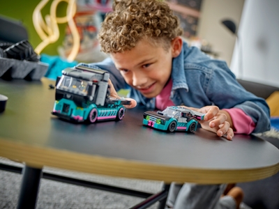LEGO Raceauto en transporttruck (60406)