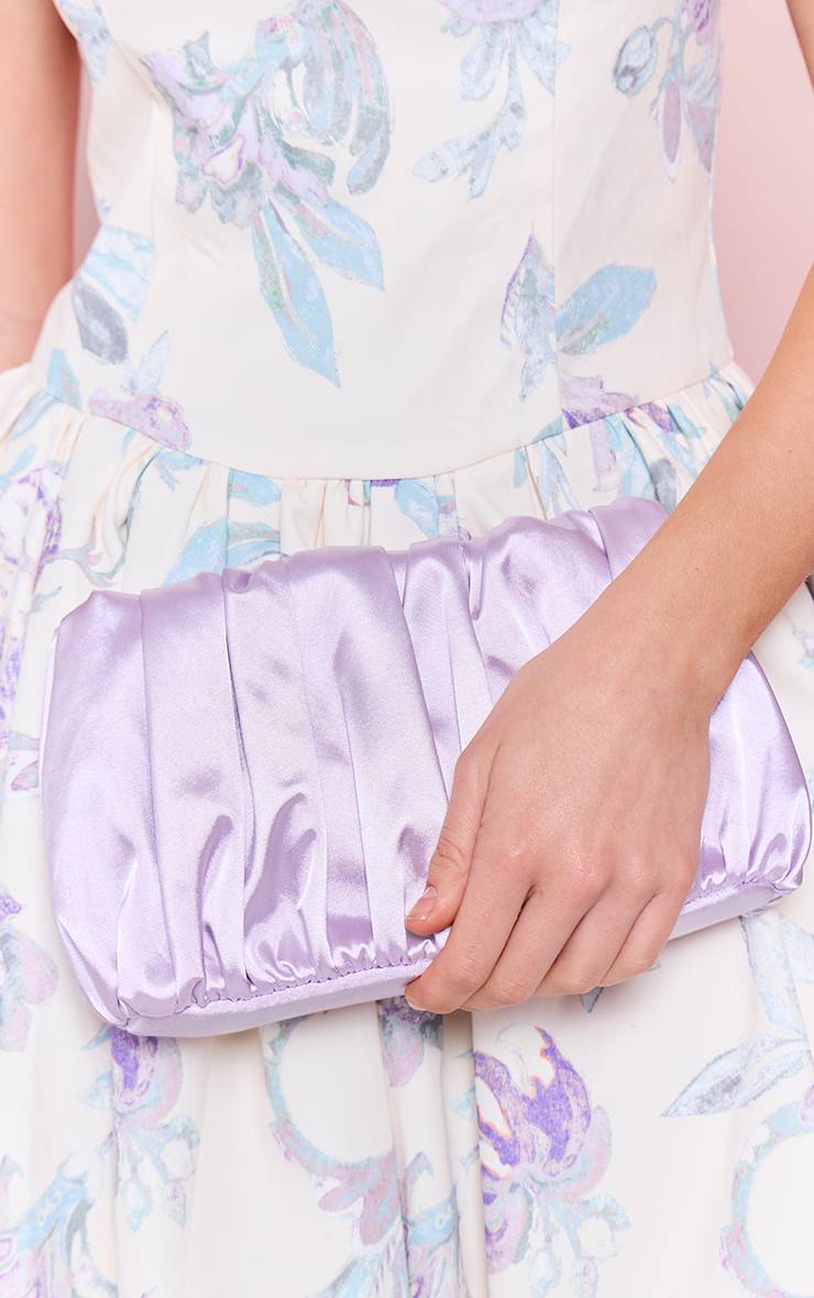 Lilas Sac À Main En Satin Froncé Avec Quincaillerie Dorée
