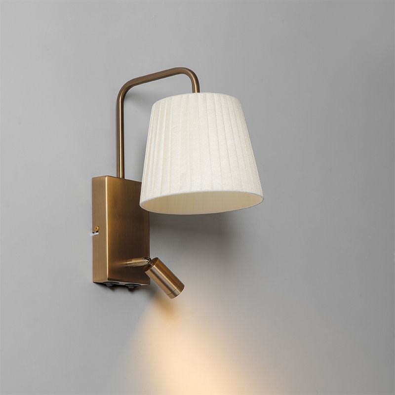 Moderne wandlamp wit en brons met leeslamp - Renier