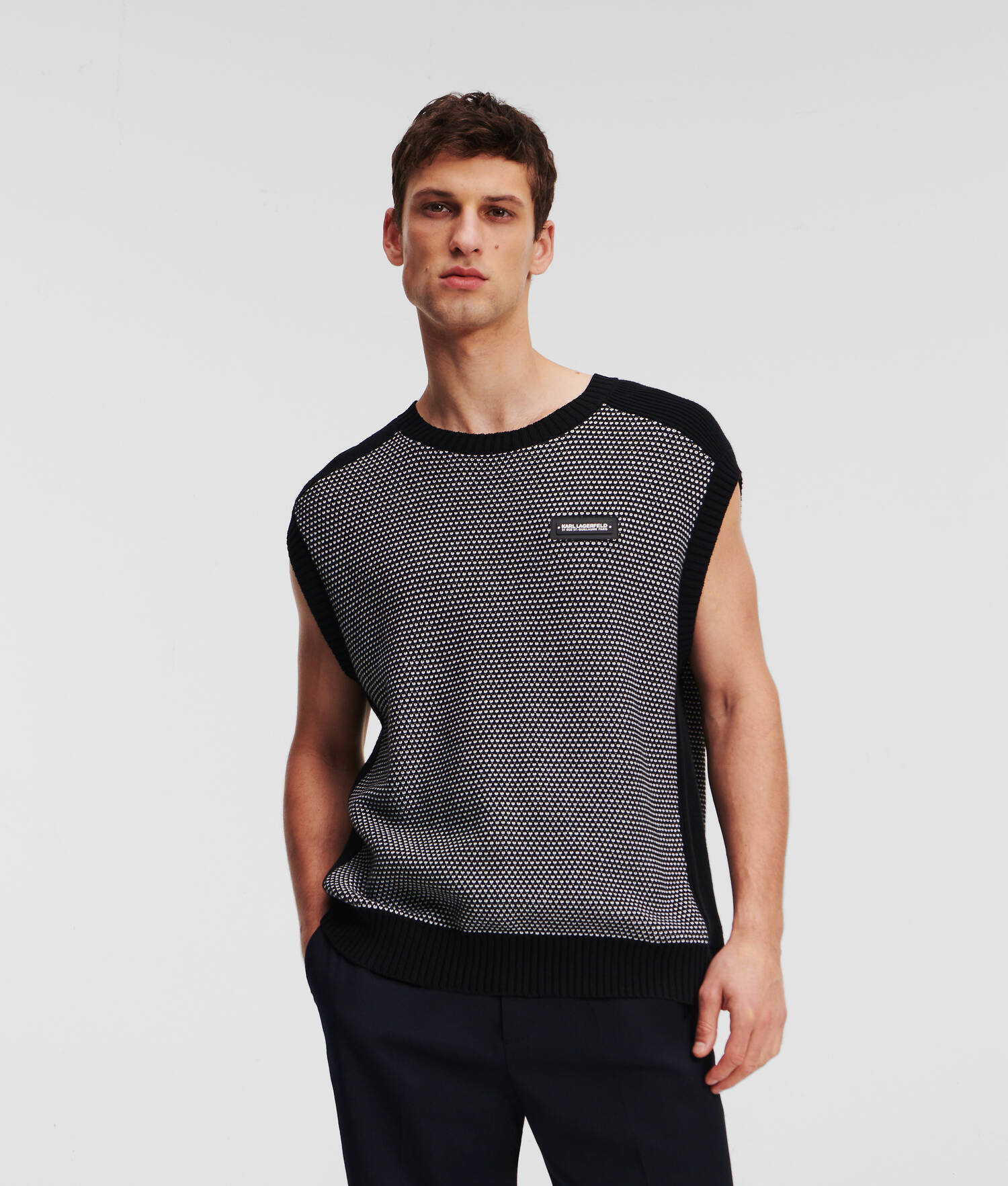 DÉBARDEUR EN TRICOT