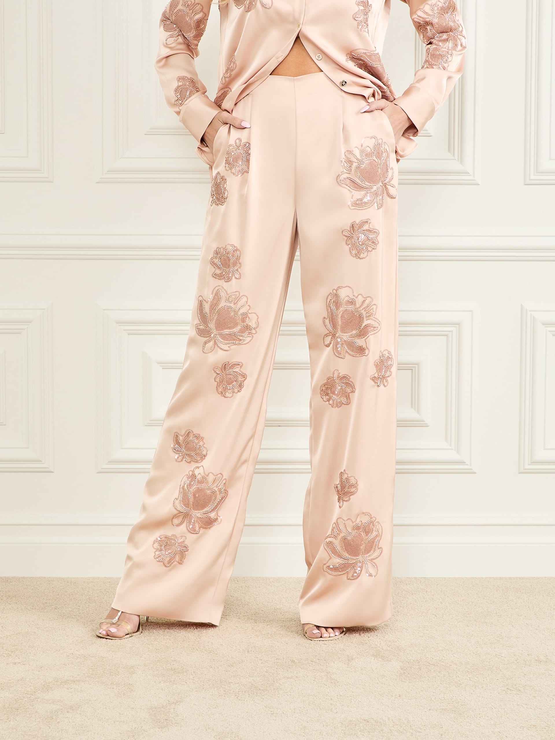 Calça Gwen com bordado floral