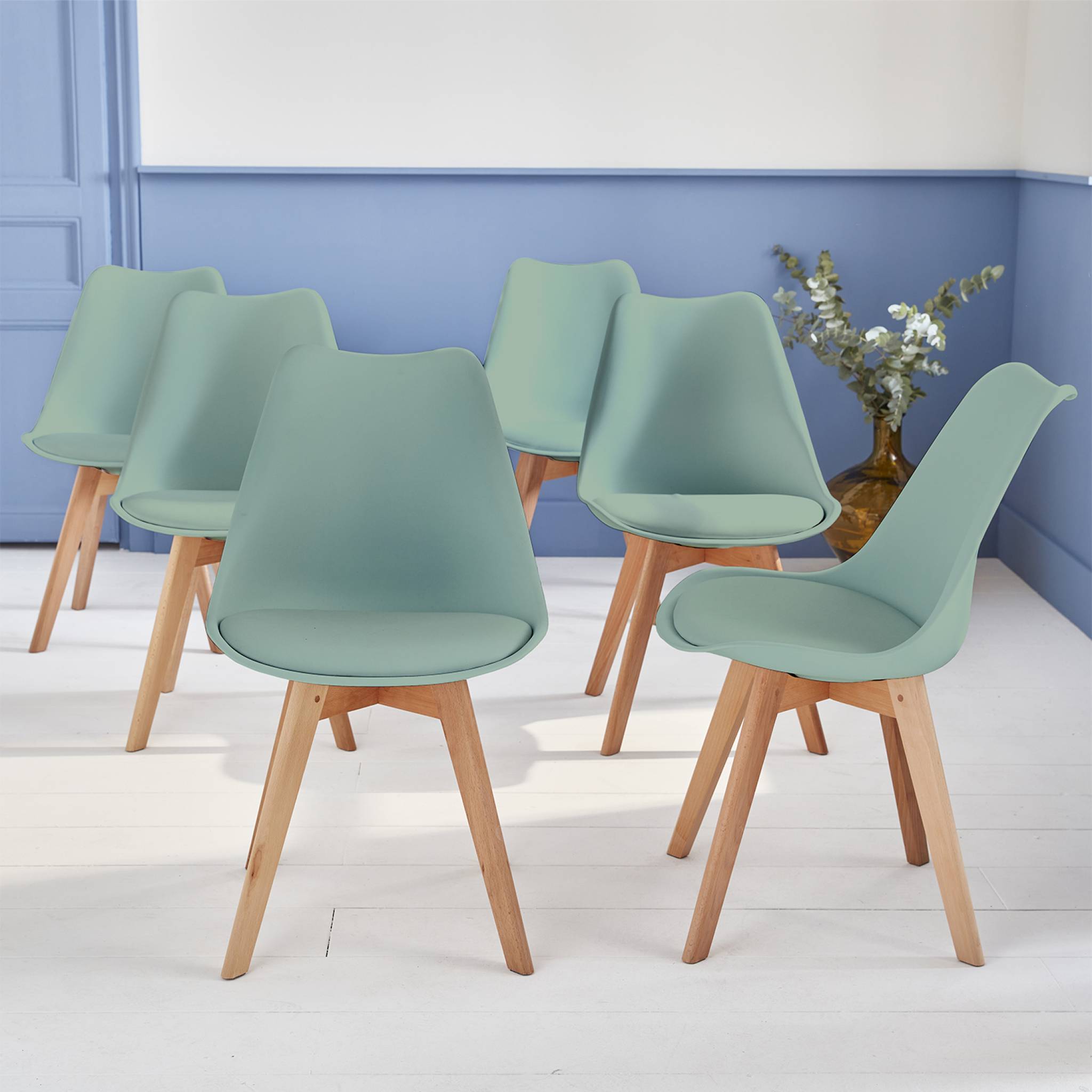 Lot de 6 chaises scandinaves. Pieds bois de hêtre. Chaises 1 place. Vert céladon