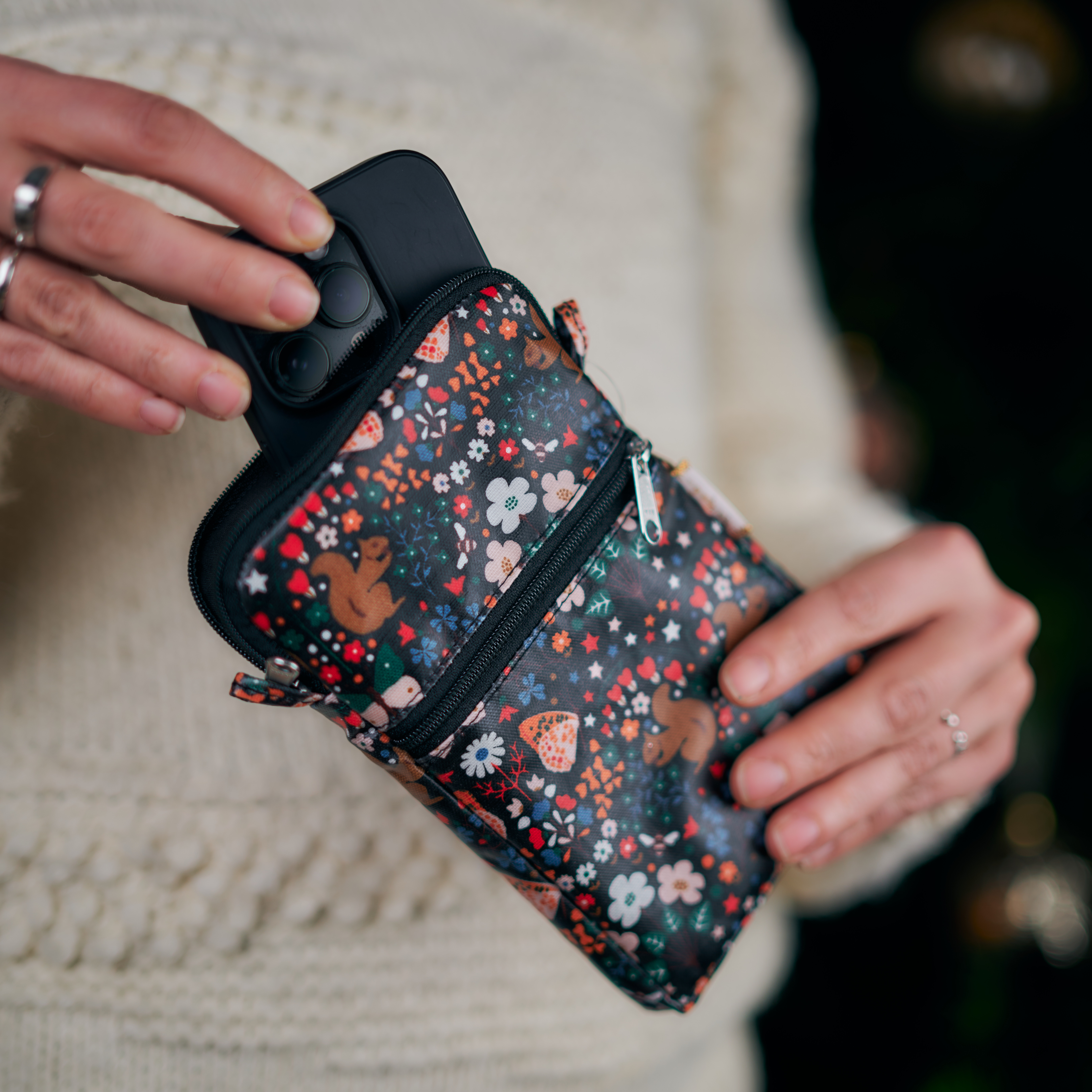 Pochette Téléphone Matelassée Casse Noisette