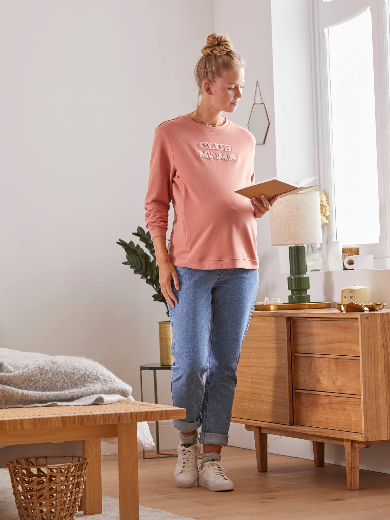 Moletom de lã com mensagem para gestantes e lactantes, cinza médio liso com estampas.