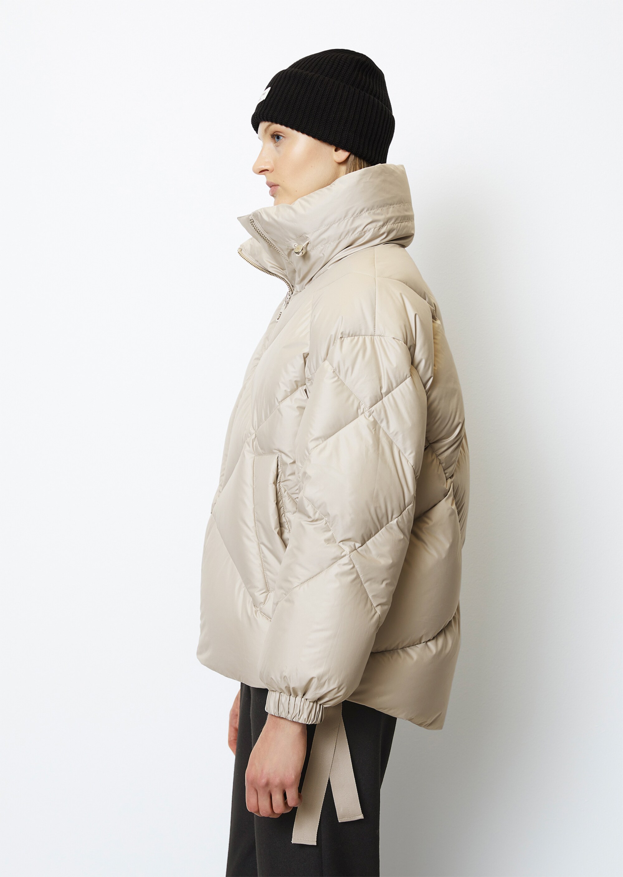 Puffer-Daunenjacke regularaus recycelten Materialien
