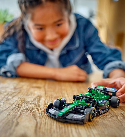 LEGO® Speed Champions - Aston Martin Aramco F1® AMR24 77245 - 26