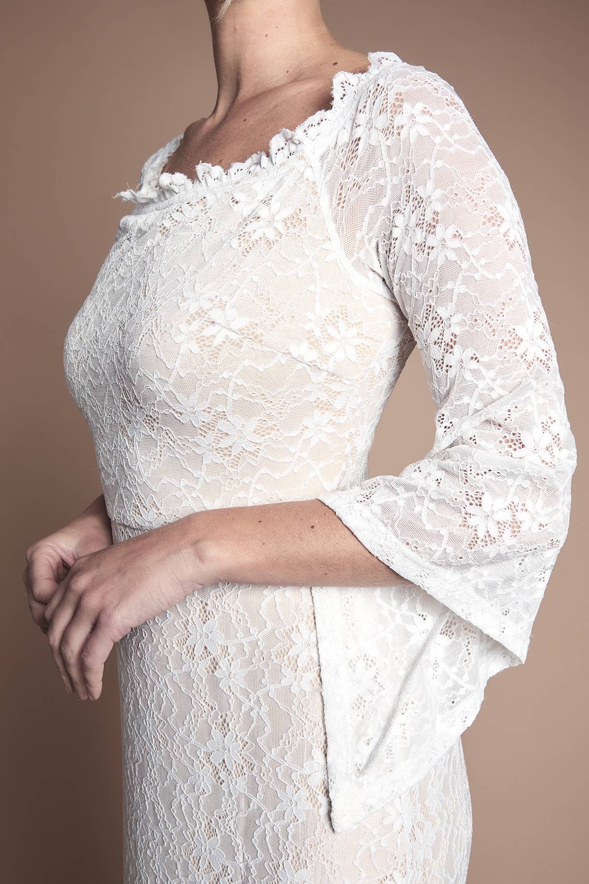 Coast Robe De Mariée Coast Honoured Petite À Épaules Dénudées Bardot Bohème En Dentelle Coupe Sirène