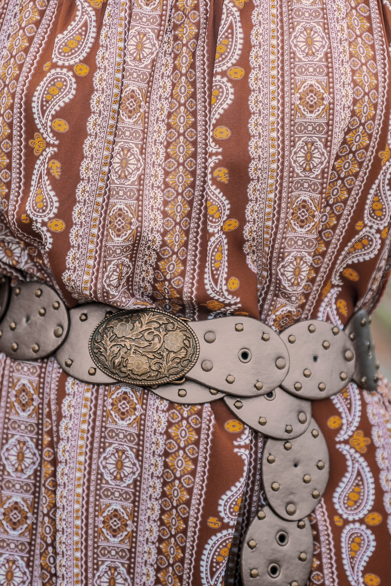 Robe mini sans manches à col carré paisley marron