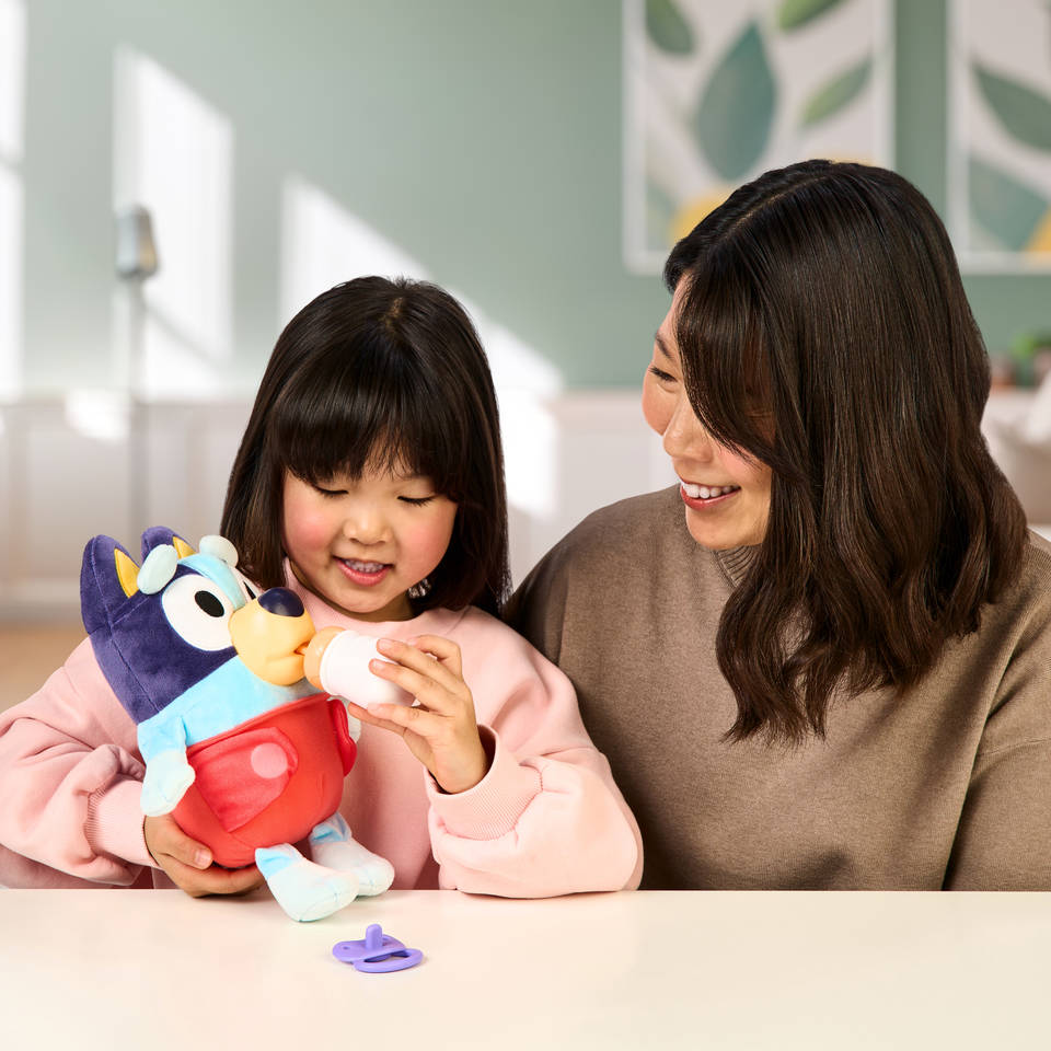 Bluey Cuddle & Care interactieve knuffel