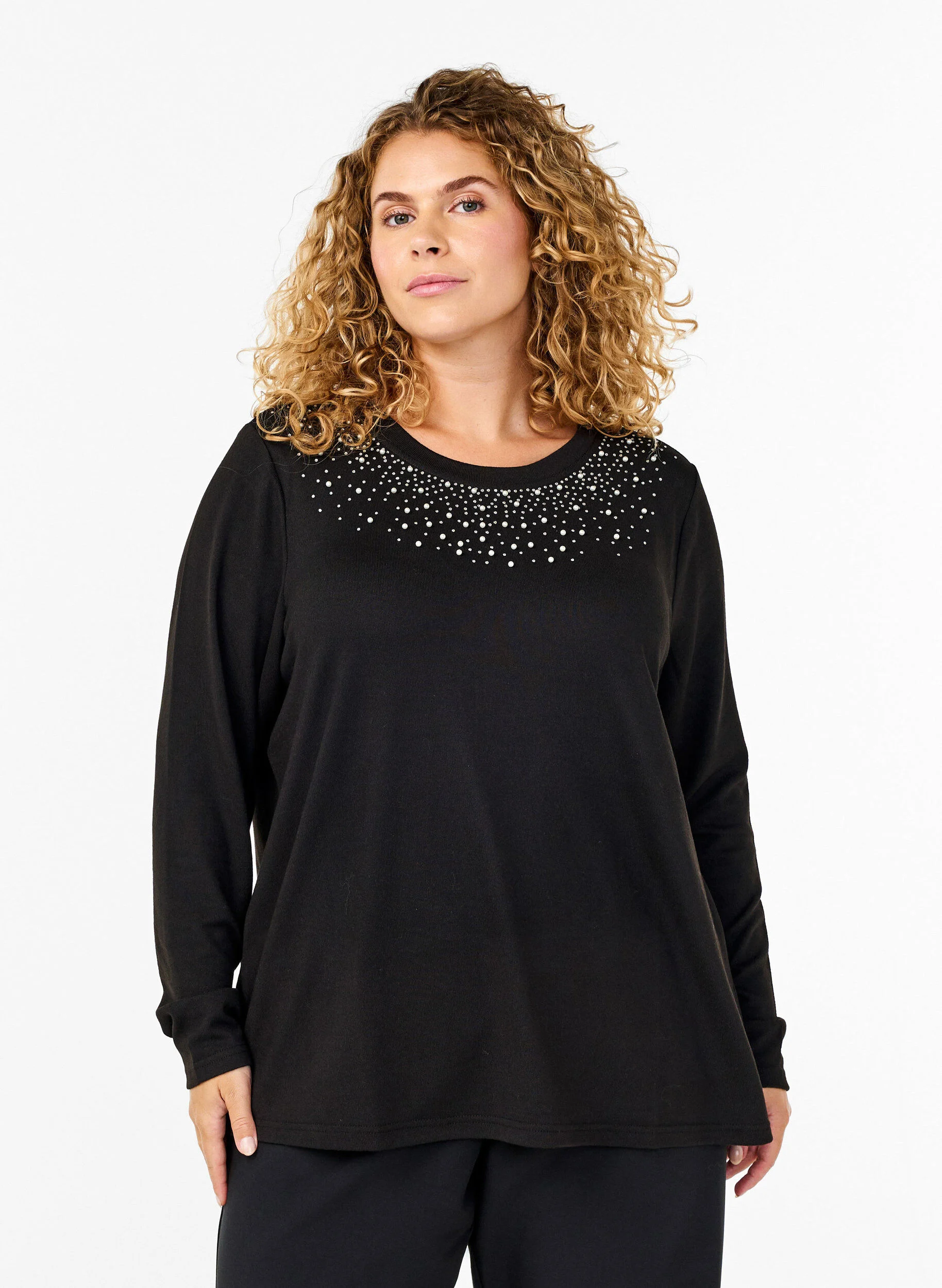 Bluse med perler